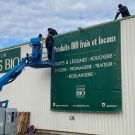 pose-d-enseignes pour-le-magasin-Alpilles-Bio.jpg